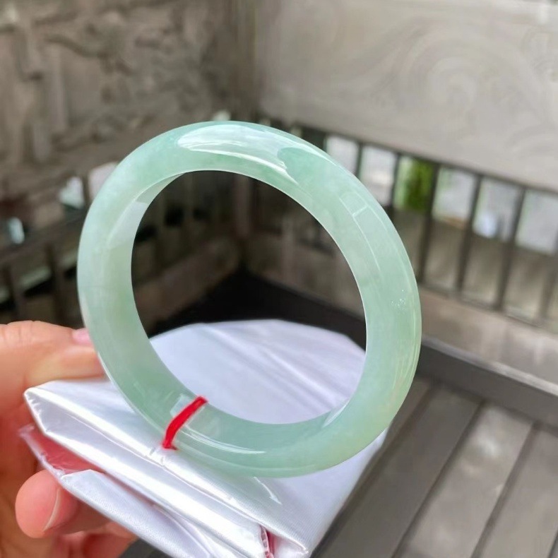 Vòng tay ngọc bích nữ cao cấp màu xanh lục nhạt băng – có giấy chứng nhận chi tiết 23