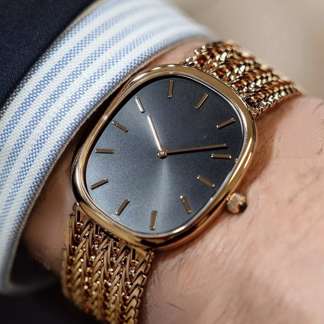 Cross-border niche luxury wristwatch with an oval-shaped dial and diamond accents, fashionable and popular