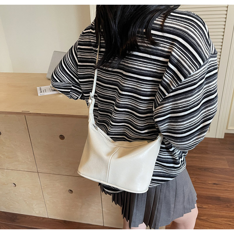 Korean commuter versatile underarm bag for women 2025 New summer fashion dumpling bag Niche single-shoulder crossbody bag trend undefined
