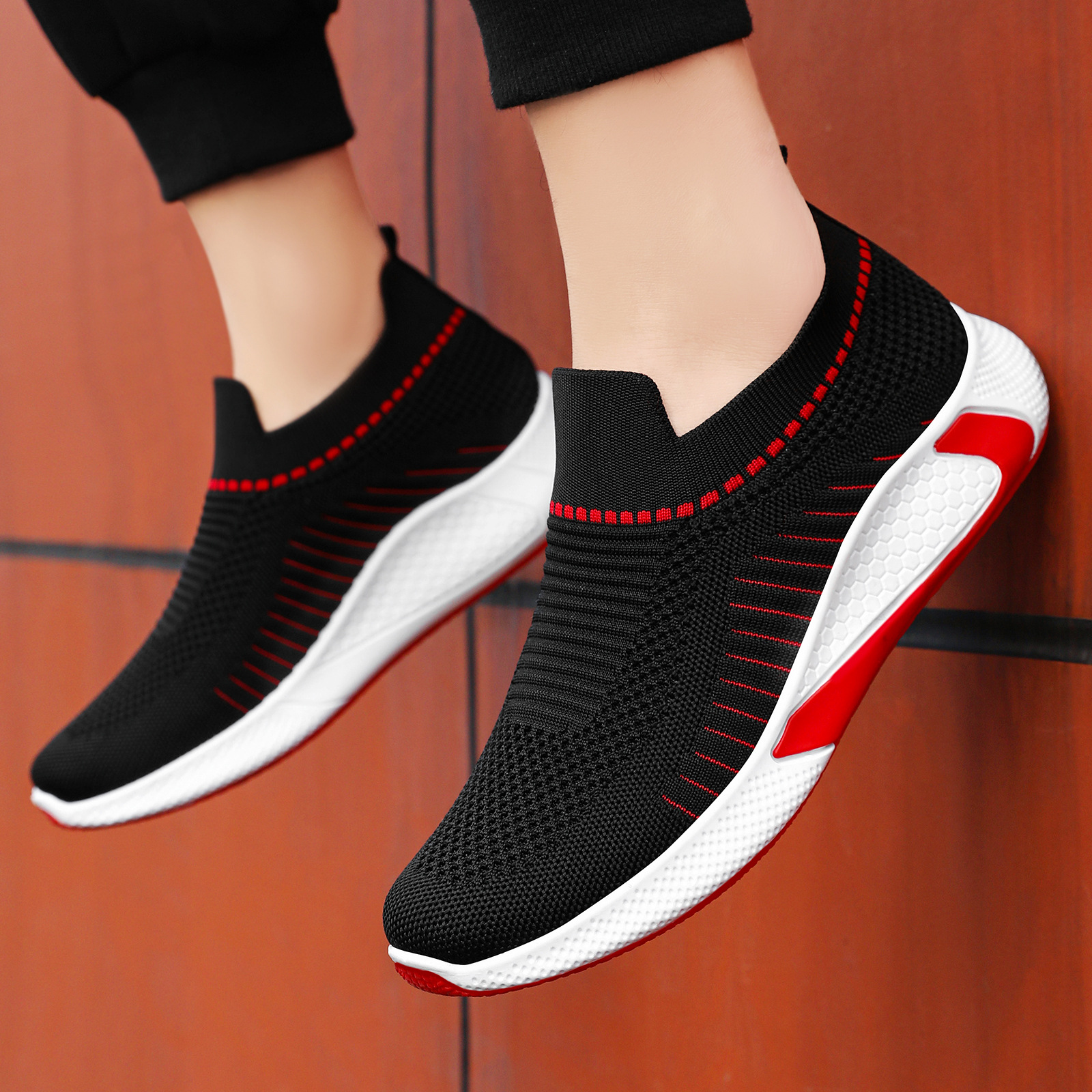 Zapatos de moda coreana para hombres zapatos casuales ligeros transpirables de un pie zapatos de tela de cabello transfronterizos zapatos de tela voladora zapatos de papá