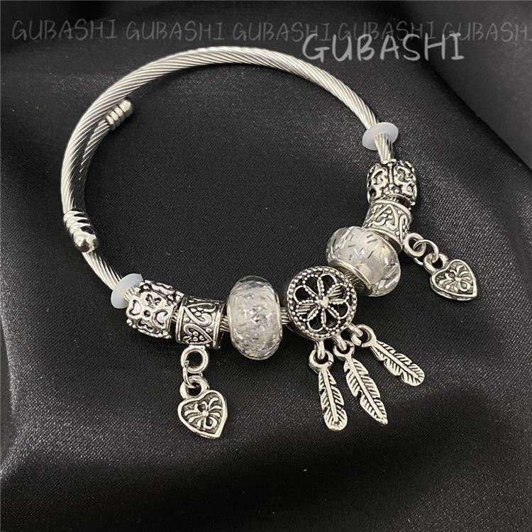 La pulsera de acero de titanio diy no se desvanece, alta gama, accessible, de lujo, retro, simple, ins, nicho fugitivo, princesa, ajustable, artístico femenino