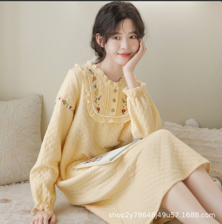 "Sleep Island" Women's Nightgown for Autumn and Winter, Thickened and Warm, Sweet Embroidered Sleepwear, Pure Cotton Quilted Air Layer Home Dress "Sleep Island" Women's Nightgown for Autumn and Winter, Thickened and Warm, Sweet Embroidered Sleepwear, Pure Cotton Quilted Air Layer Home Dress