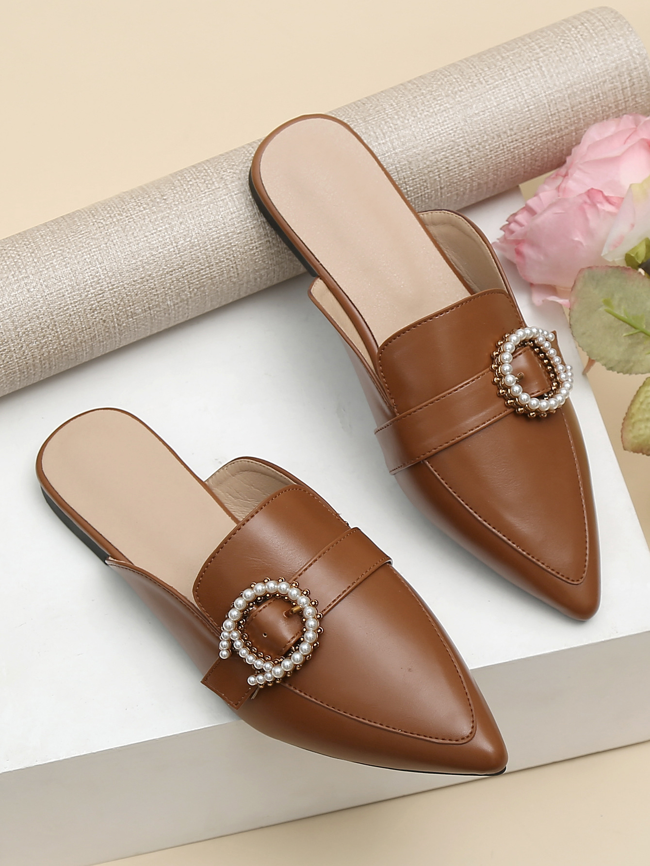 Neue grenzüberschreitende Naher Osten Casual Wind Außenhandel Großhandel Baotou spitze Zehenmode einzelne Schuhe vielseitige flache Unterseite große Größe_voghion.com