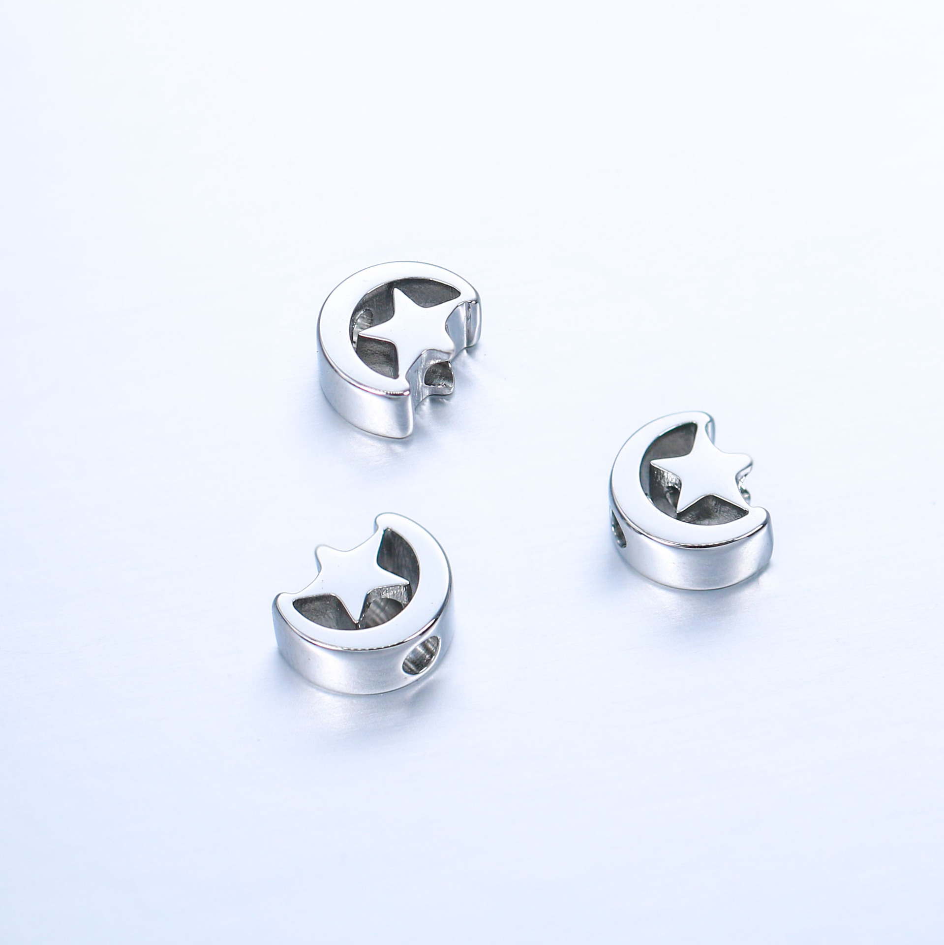 5g Weight Beads Jewelry Making Type 7 * 8mm Jewelry Making Size DIY Jewelry Accessories Classification 5 PCS/Package Quantity 304 Stainless Steel Material Star, Moon Pattern Polished Finish Plating Design Simple Style Style 5 PCS/Package 7 * 8mm 304 Stainless Steel Star Moon Polished DIY Jewelry Accessories Beads 6