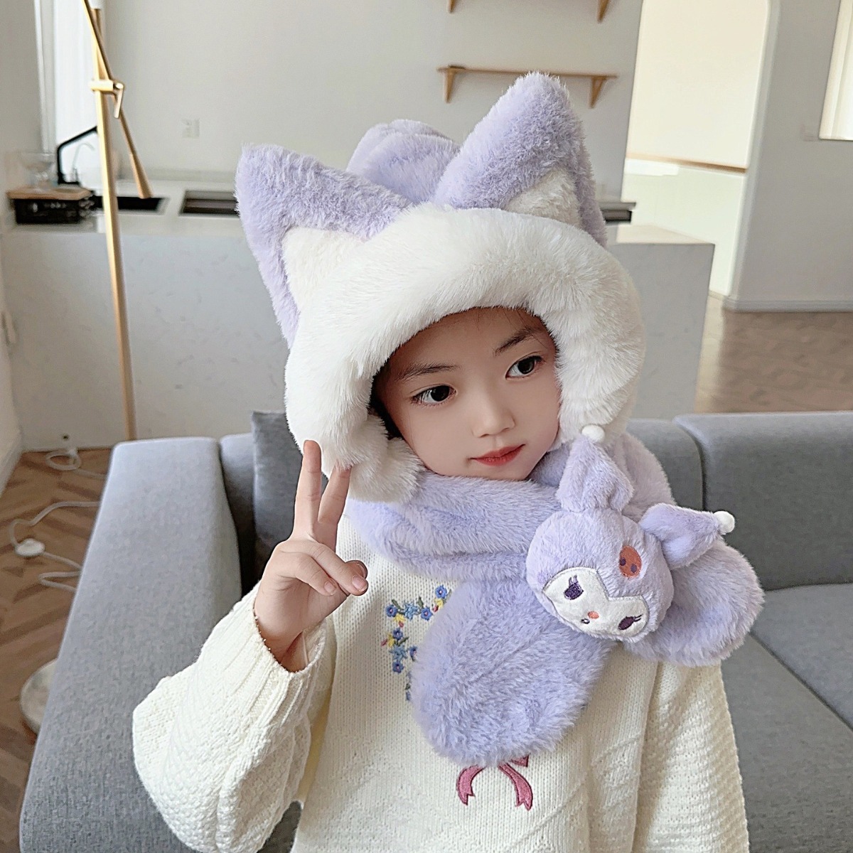 뾰족한 귀 보라색 쿠로미