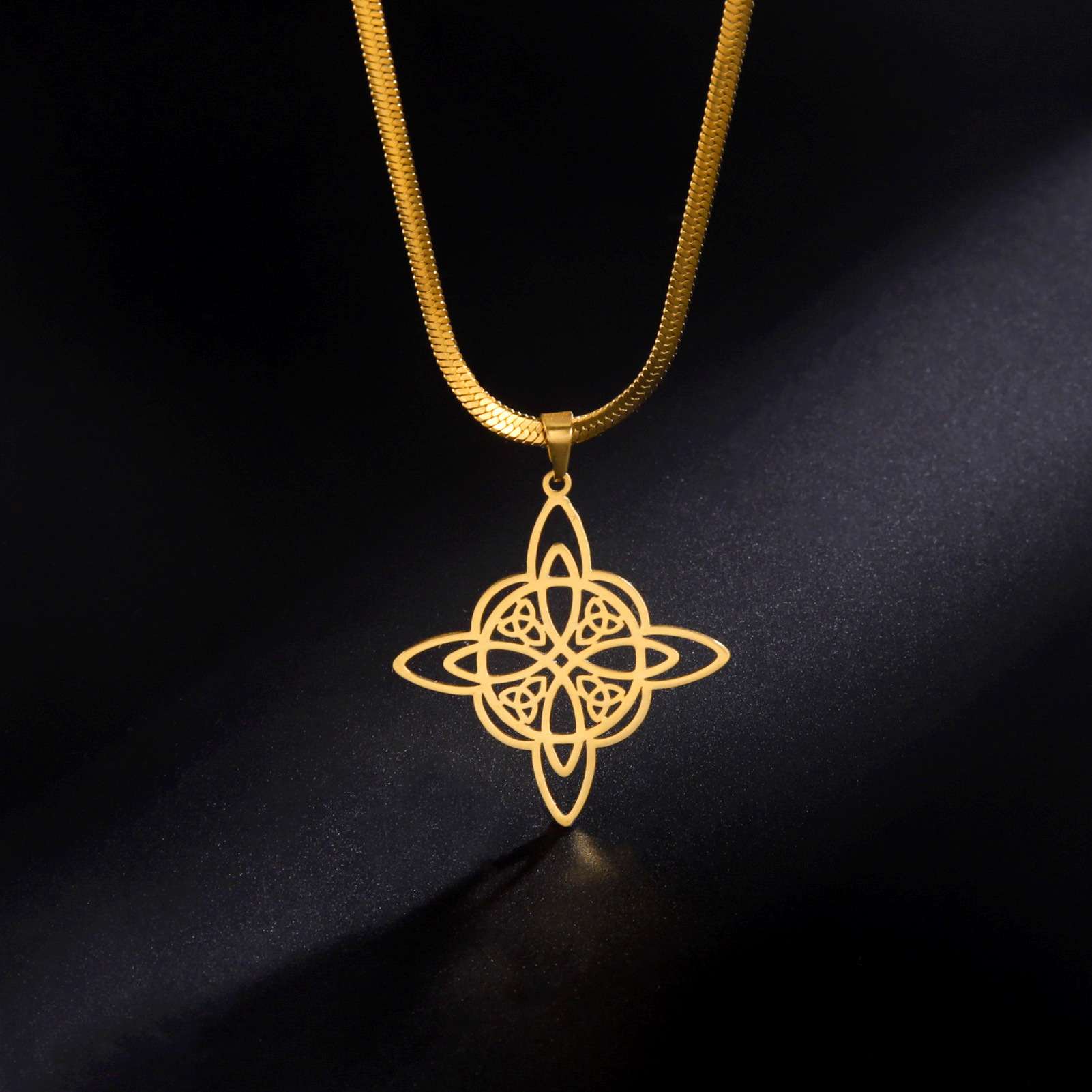 Vintage Style Witch Knot Solid Color Stainless Steel Plating Hollow Out Pendant Necklace display picture 3