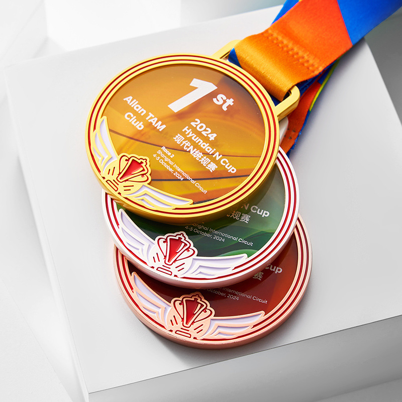 Medalla de cristal de metal de alta gama personalizada al por mayor competencia deportiva baloncesto para niños maratón de fútbol medalla de oro premios