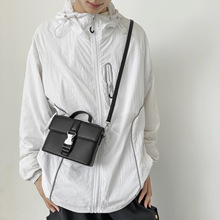 TOP跨境新款盒子包时尚潮牌男斜挎包街头百搭网红情侣休闲单肩包