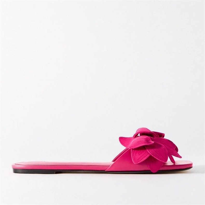 2026 Summer New Style Rose Red Rose Petal Open Toe French Slippers Flat Casual Sandals Women's Half Slippers For Outerwear_vogvips.com
