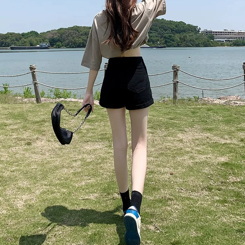 Черные джинсовые шорты с высокой талией для женщин, лето 2025, новый стиль, эластичные, утягивающие, миниатюрные, широкие шорты.