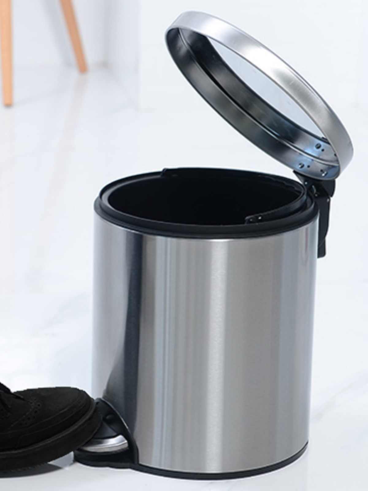 Bote de basura de acero inoxidable tipo pedal, sala de estar doméstica, dormitorio, cocina linda, baño, pie creativo, grande con tapa