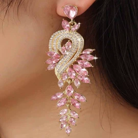 耳钉;项链;胸针