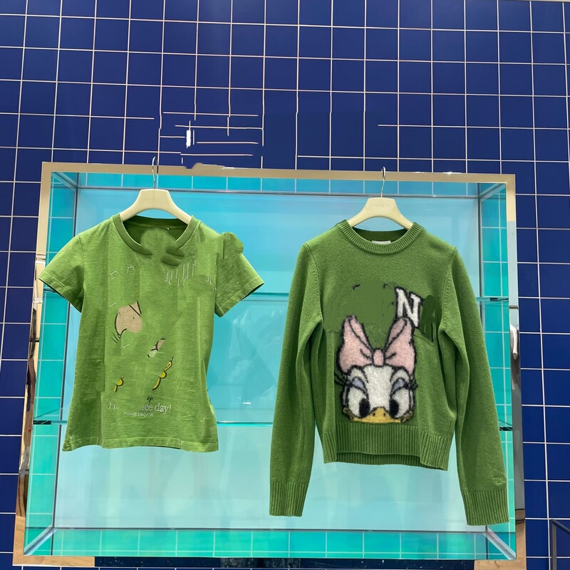 26 Early Spring New Niche Design Lettered Donald Duck Pattern Collaboration Wool Blend Sweater Top