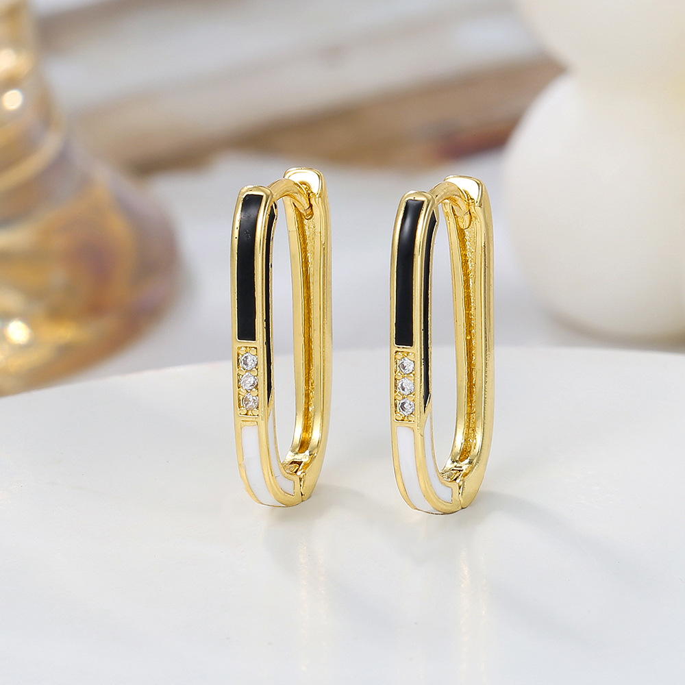 Copper fashionable earrings