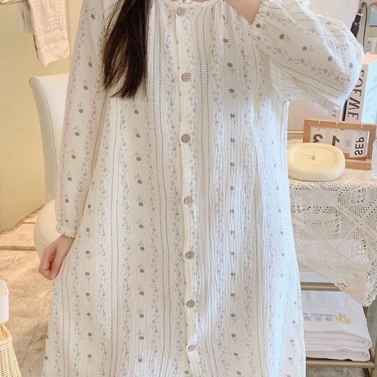 Pure Cotton crepe nursing nightdress Spring and Autumn long-sleeved maternity pajamas confinement clothes postpartum nursing into the delivery room maternity