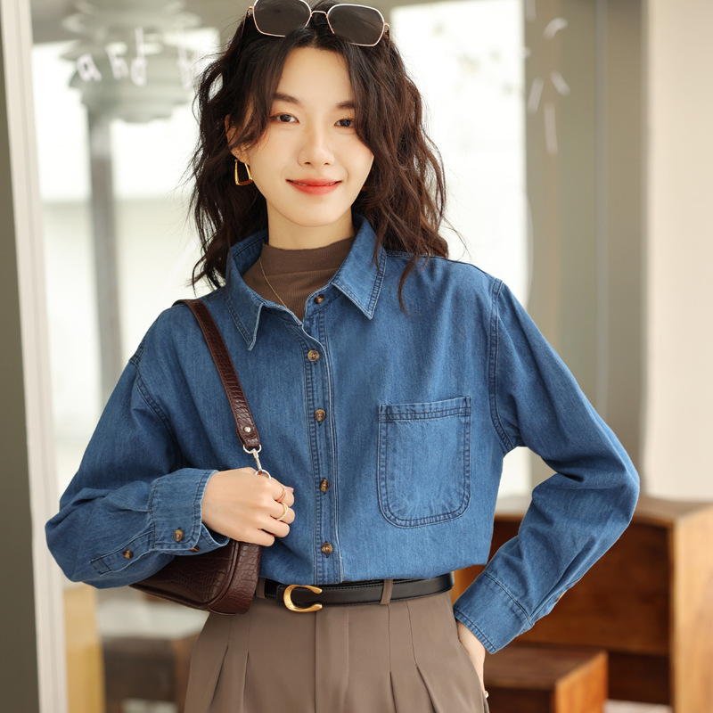 Real Shot of the 2026 Spring and Autumn New Style Shirt Jacket with a Retro Hong Kong Style Design, Autumn Blue Denim Shirt for Women