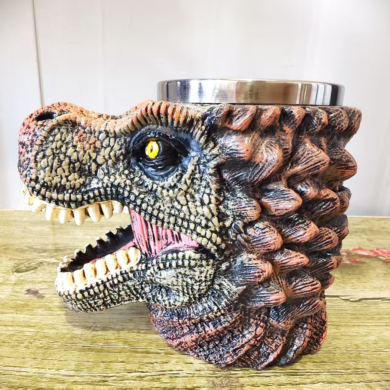 2025 nuevos productos creativos transfronterizos Amazon resina de acero inoxidable retro cabeza de dinosaurio fabricantes de tazas al por mayor