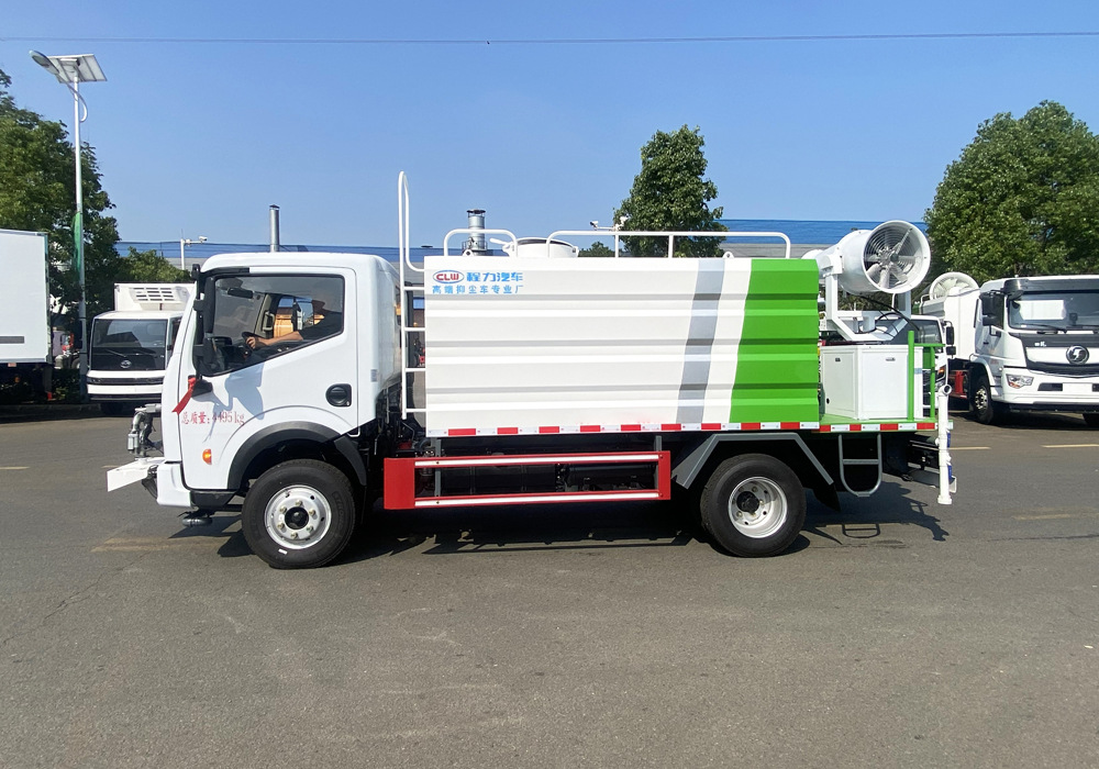 What is the price of the new Dongfeng 7-ton blue license plate fog cannon vehicle, Hubei Chengli brand Dolica 7-cubic-meter dust suppression vehicle?