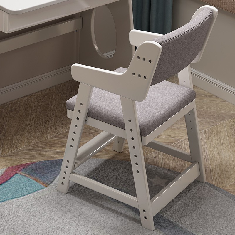 Silla de madera maciza Silla de comedor nórdica minimalista moderna Silla de oficina moderna Entrenamiento Mesas y sillas de aprendizaje en el hogar al por mayor