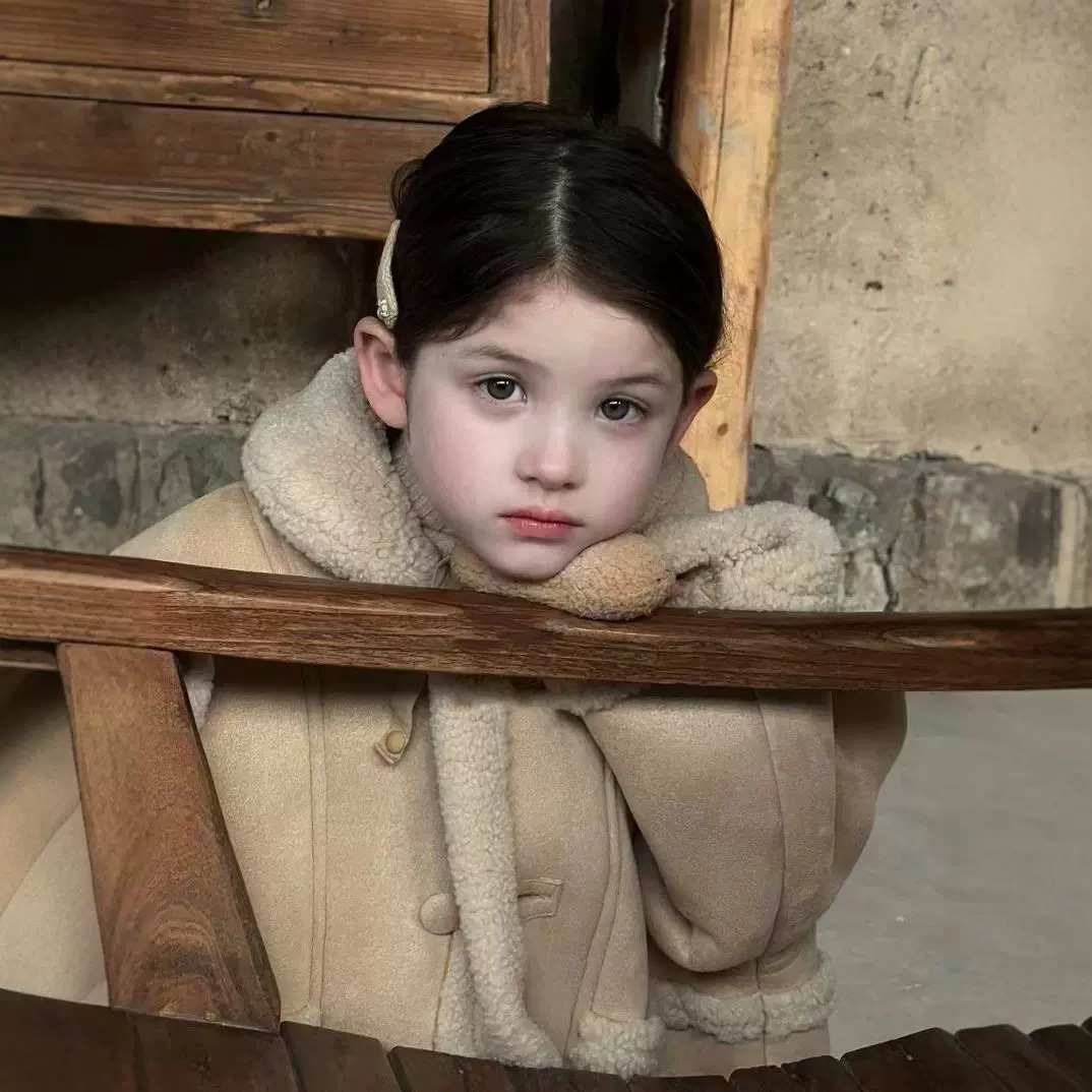 Vêtements pour enfants Manteau pour filles en peau d'agneau épaisse composite en peau de cerf camel manteau chaud vêtements d'extérieur_voghion.com