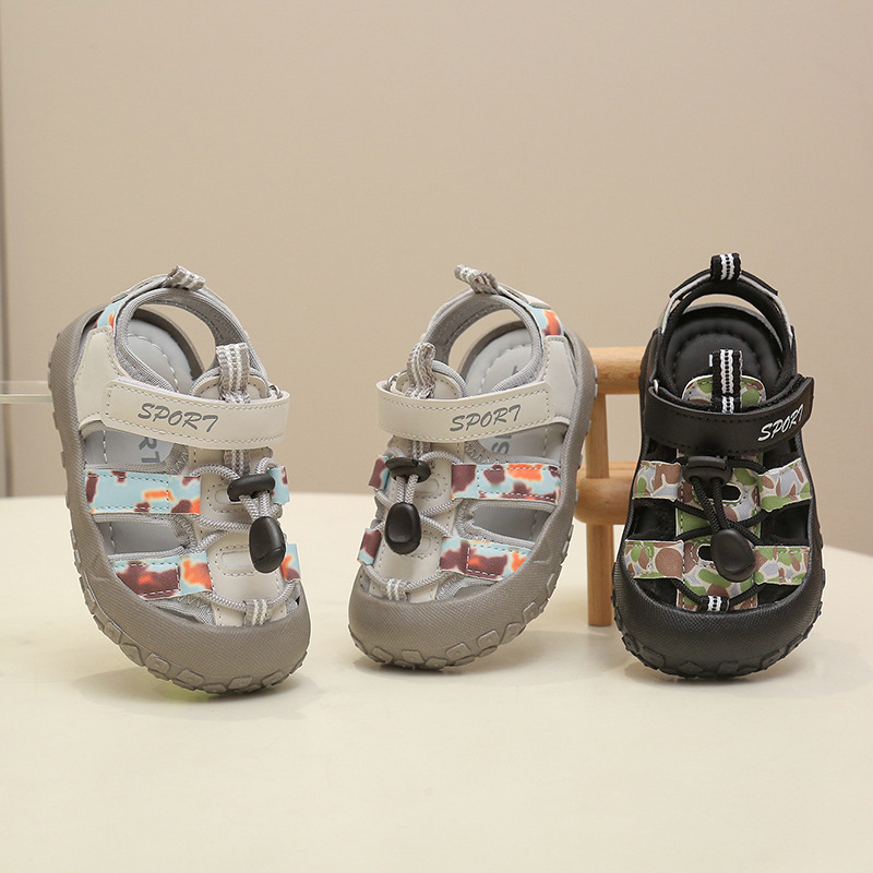 Sandalias Baotou para niños, nuevos zapatos deportivos de verano, zapatos para niños de estilo occidental de suela suave, zapatos con agujeros para niños, marea