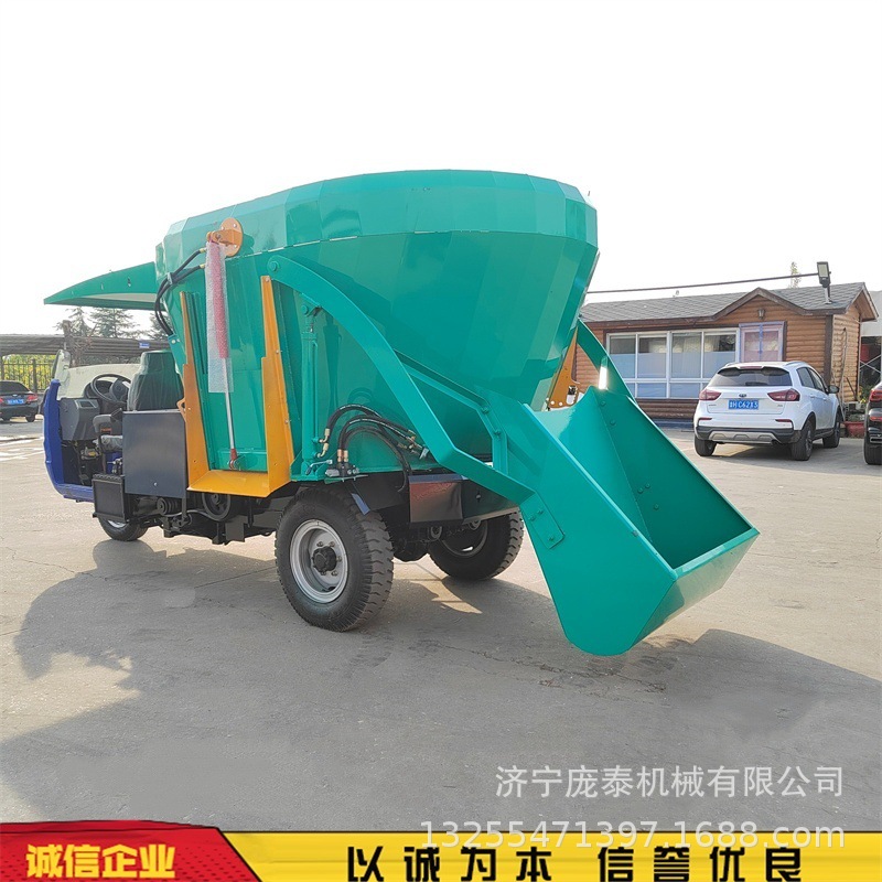 3-5 camión cubo montado tmr alimentador de alimentos de dieta completa trituración, agitación y dispersión de material camión integral de alimentación de ganado y ovejas camión de dispersión