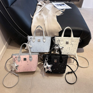 LUXE&KITTY؈����ӡ�����������Ů�W�tͬ��ٴ�б��ͨ��Ůʿ����