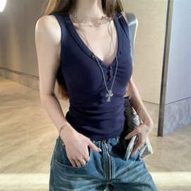 美式设计感纽扣v领背心女2026夏季外穿ins辣妹遮副乳上衣运动吊带