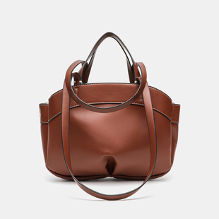 Z��ͬ�����ذ������r�д������ϰ���ĸ���μ�ˮͰ���n�泱��Ů��