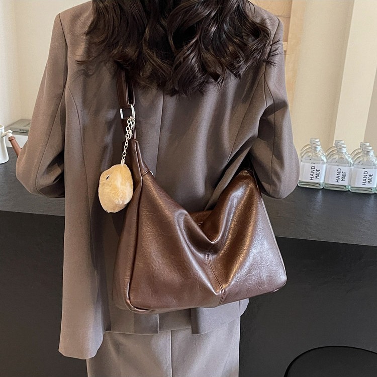 女包百搭ins斜挎包2025新款复古托特包学院风休闲大容量包包批发