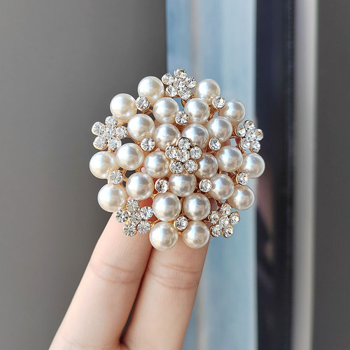 Large pearl brooch, diamond brooch, high-end lapel pin, clothing accessories, sunflower silk scarf buckle, foreign trade source