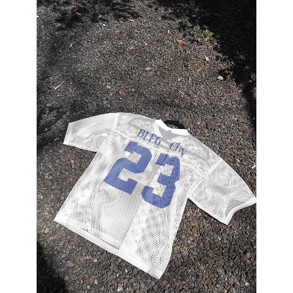 Mesh Letter Print V-neck Short-sleeve T-shirt, Summer Hollow-out Cropped Jersey, Loose-fitting Top For Men And Women,_viptrois.com