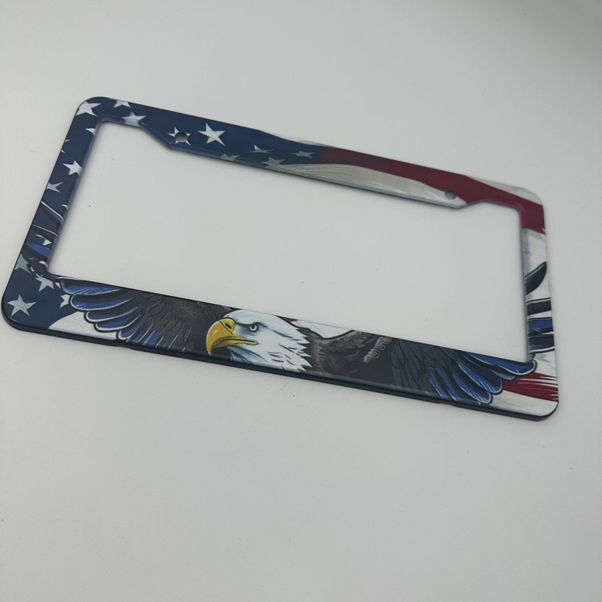 American Standard Aluminum Alloy License Plate Frame with Personalized Flying Eagle Full-Print Design, Thickened and Anti-Detachment, Export License Plate Holder, Customizable