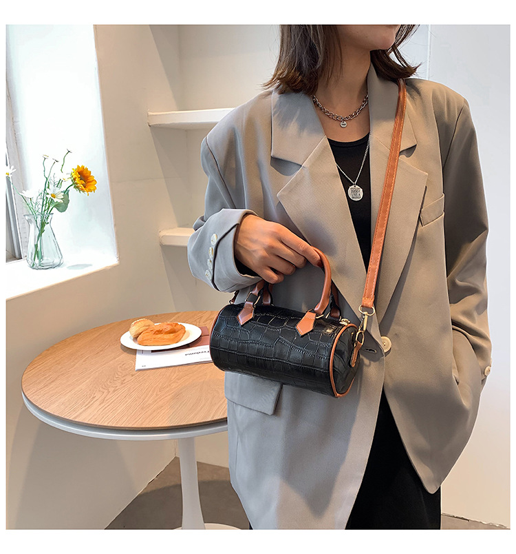 High Quality Bag 2022 New Trendy Japanese And Korean Fashion Color Contrast Shoulder Messenger Bag Simple Round Bag Portable Women's Bag display picture 13