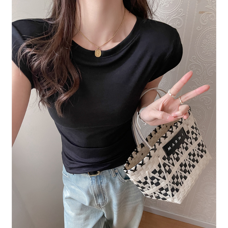 검은색