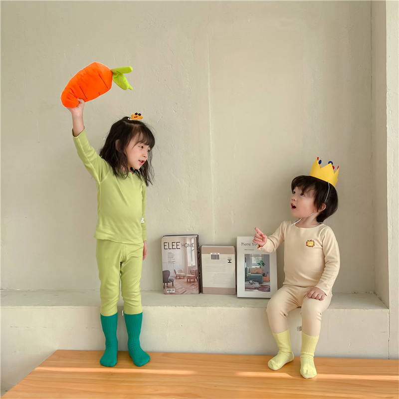 子供の徳の絨毯の秋の服の秋のズボンの無痕のパジャマの女の子の下着のスーツの男の子の赤ちゃんの骨がない保温の家庭服|undefined