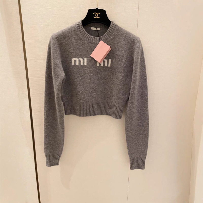 Gray Pullover Short Knitted Sweater for Women, 2025 New Autumn and Winter Simple Style for Petite Figures, Inner Layer Base Top