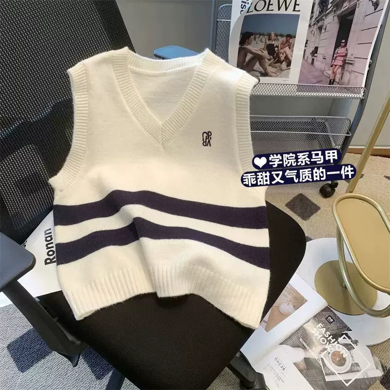 韩版学院风V领针织背心女设计感刺绣马甲外搭坎肩短无袖上衣叠穿