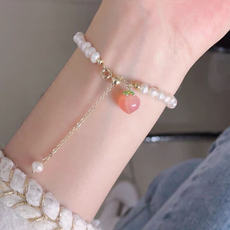 New peach-themed pearl bracelet for women, high-end design, unique Instagram style, a sweet gift for your best friend.