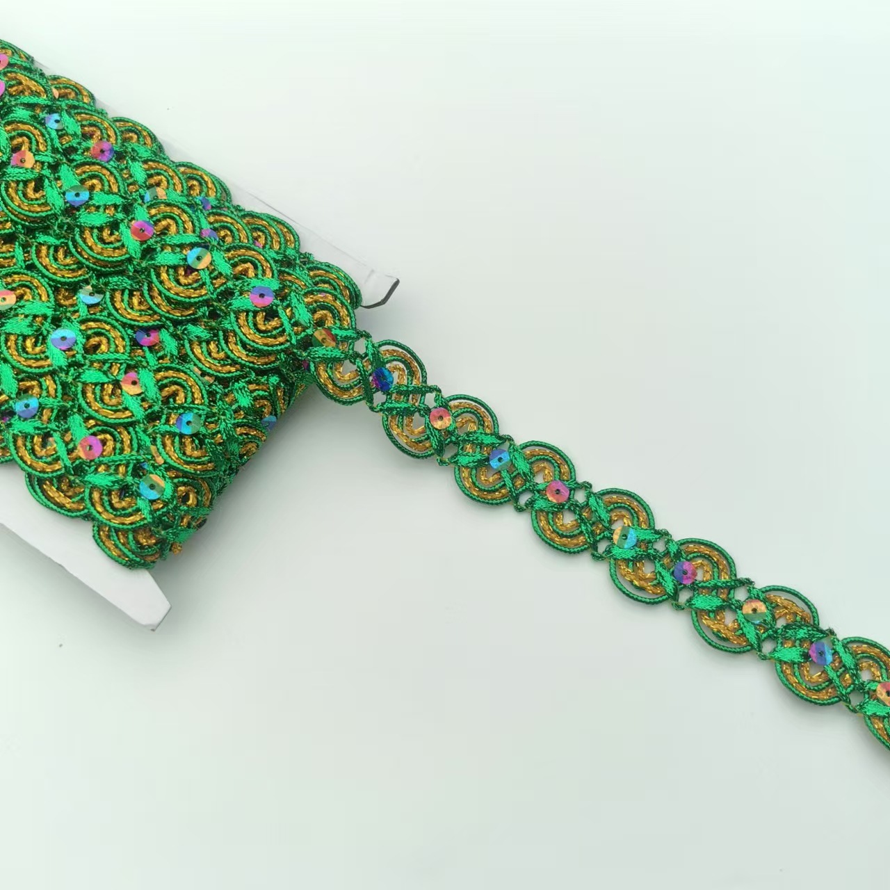 2,5 cm * verde hierba * 10 yardas (9 metros)