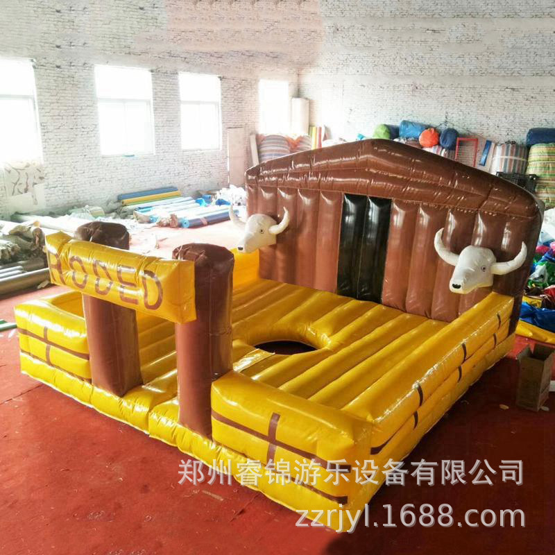 Equipo de entretenimiento de celebridades de Internet Paradise España misma máquina de toros loca para adultos y niños para expandir los fabricantes de juguetes inflables