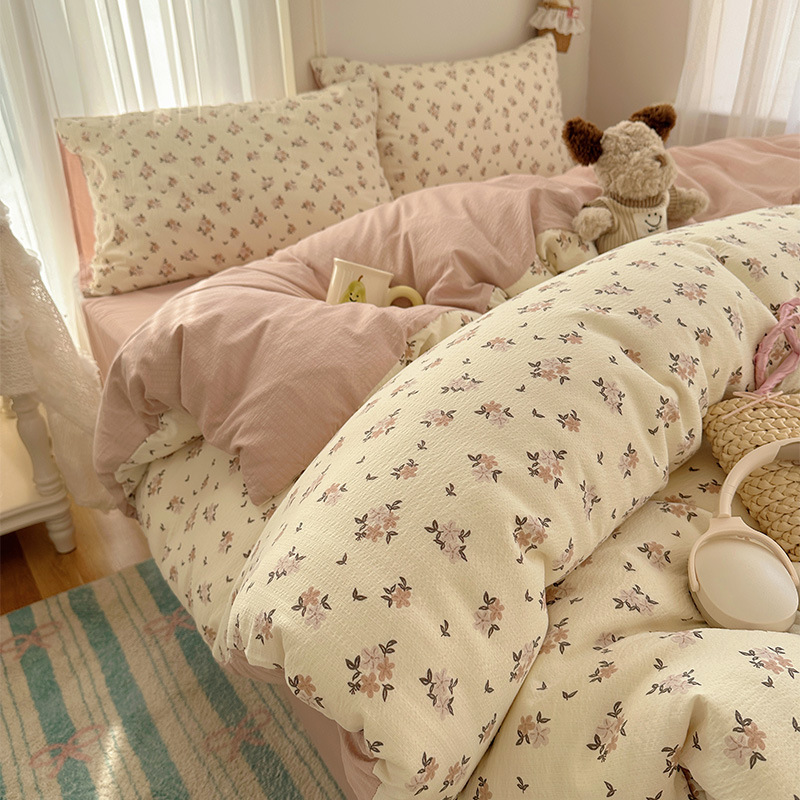 Cama de algodón de cuatro piezas A clase madre y bebé dormir desnudo pro piel sábanas de cama de algodón puro Kasa dormitorio dibujos animados lindos tres piezas 4
