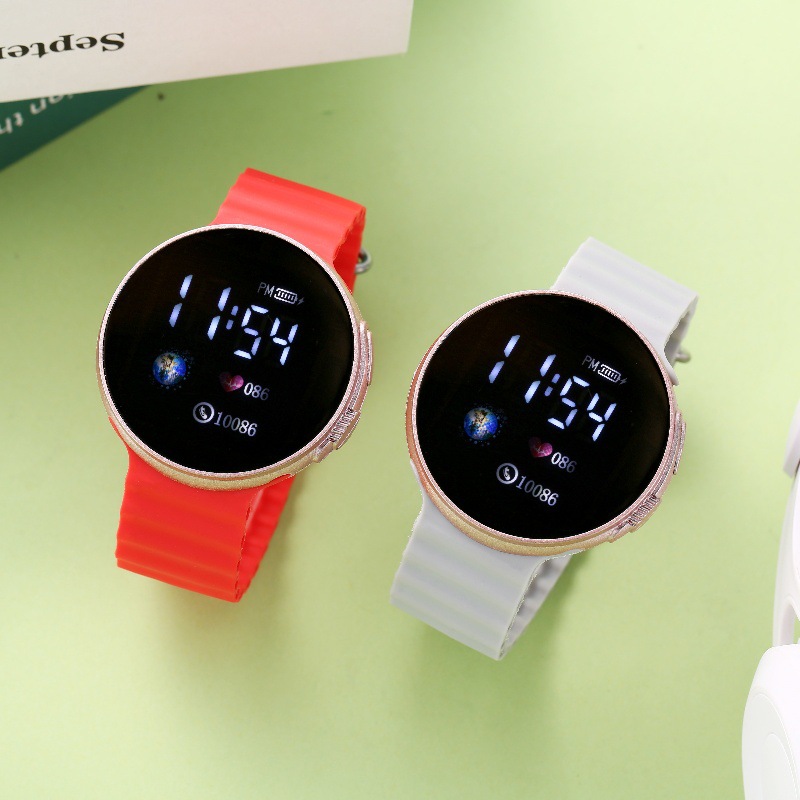 2024 nuevo reloj deportivo de color macarrón de la serie de la tierra de la serie de la tierra de la moda simple venta directa de fábrica al por mayor