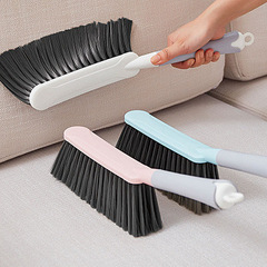 大きいサイズのベッドは家庭用の柔らかい毛のソファーをブラシします。