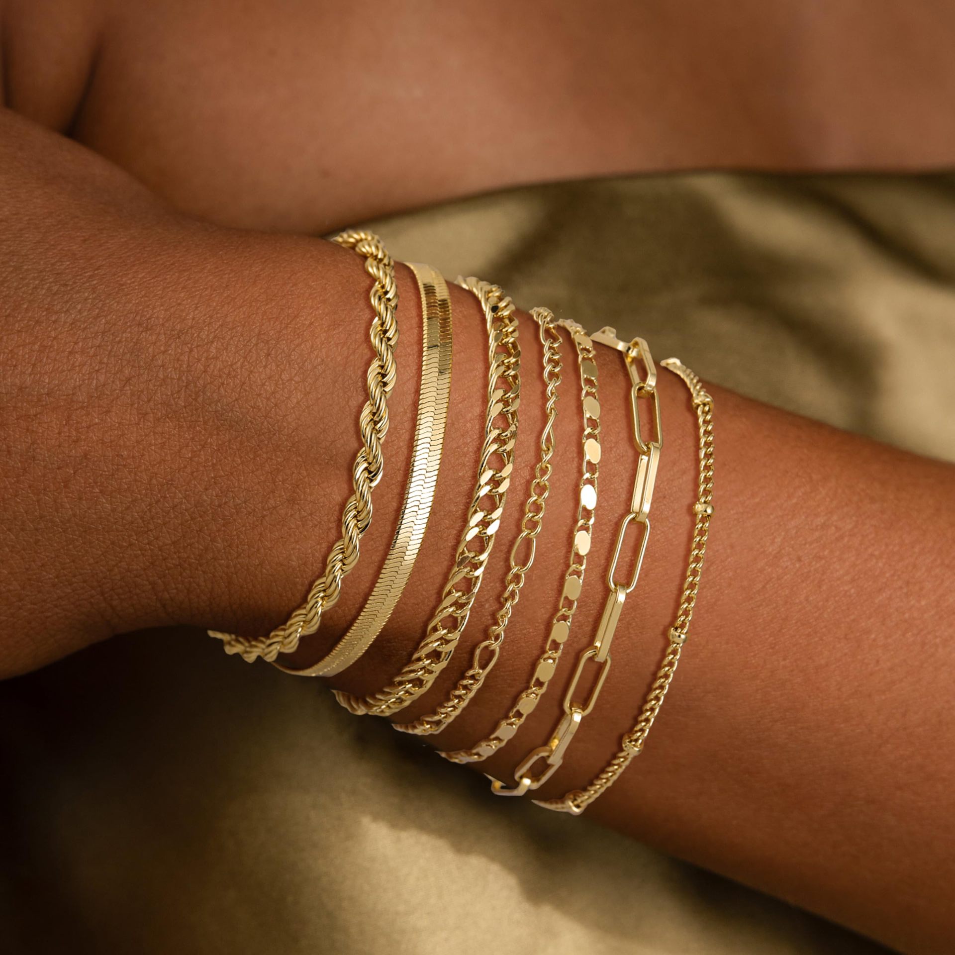 Minimalist Layered Bracelet Set Comfortable Stackable Design_voghion.com