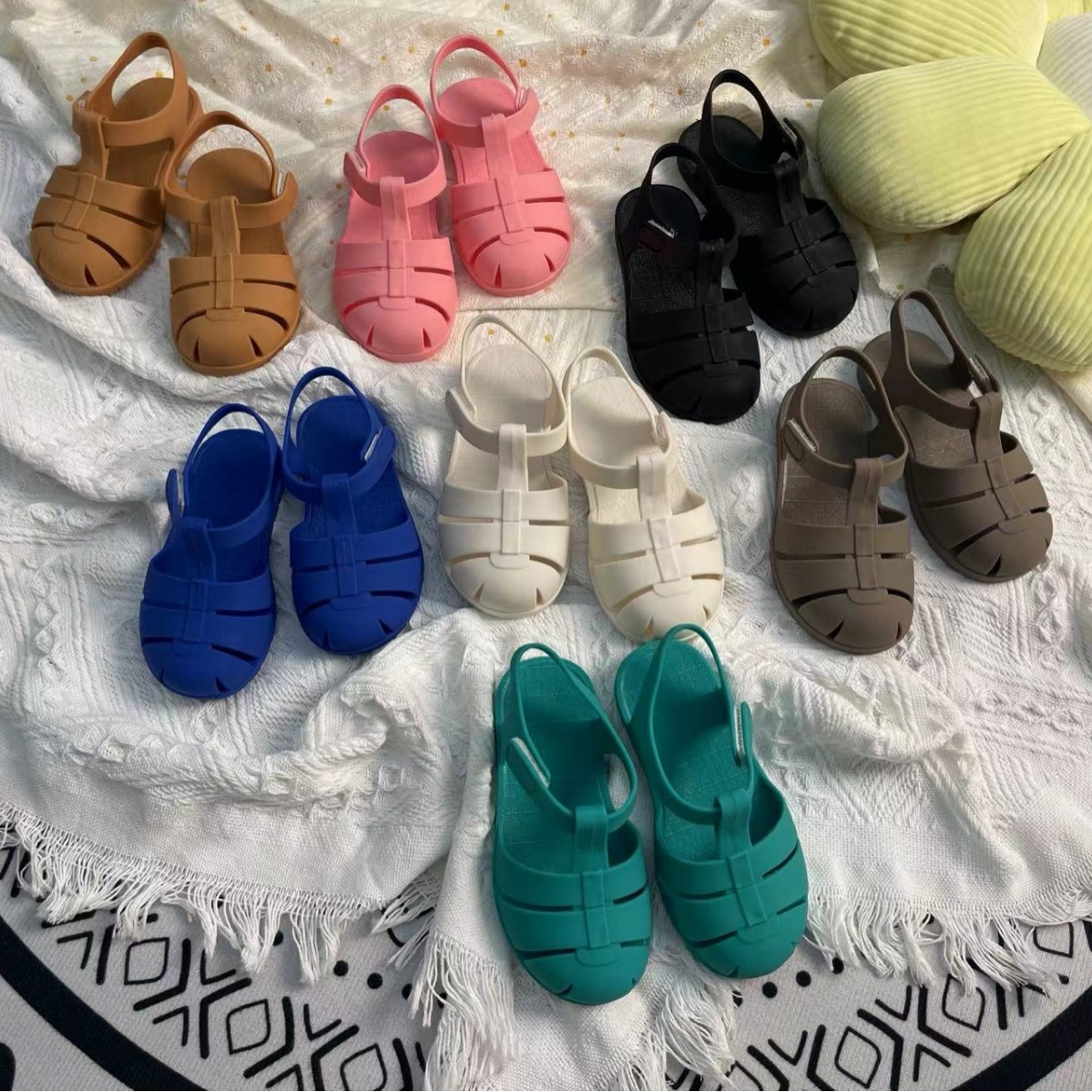Children's sandals women's summer wholesale stall supply Korea baby children's hole shoes 2024 new girls' shoes