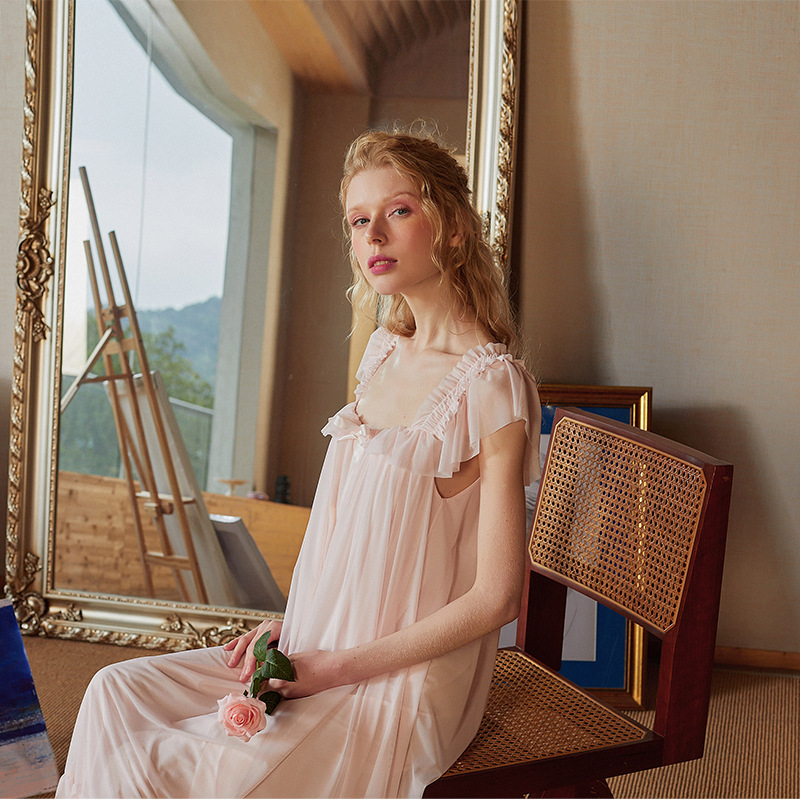 Palacio de verano estilo nuevo delgado sin mangas modal dulce encaje princesa camisón retro estilo de hadas vestido de casa