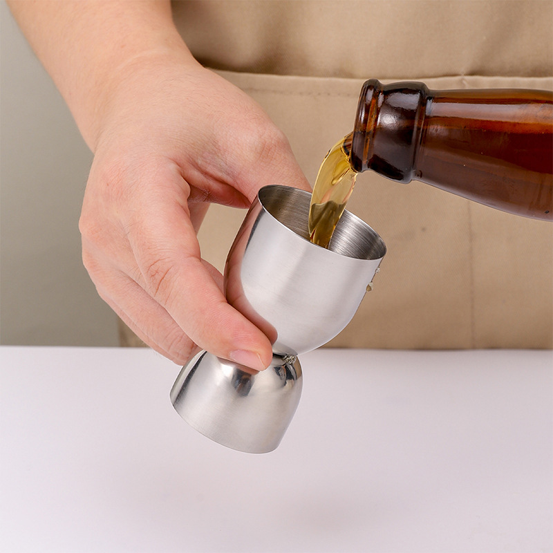 Taza de medición de acero inoxidable de doble cabeza de taza de medición de taza de vino de bartender una taza de onza formada en una sola taza de vino de pincel de cóctel