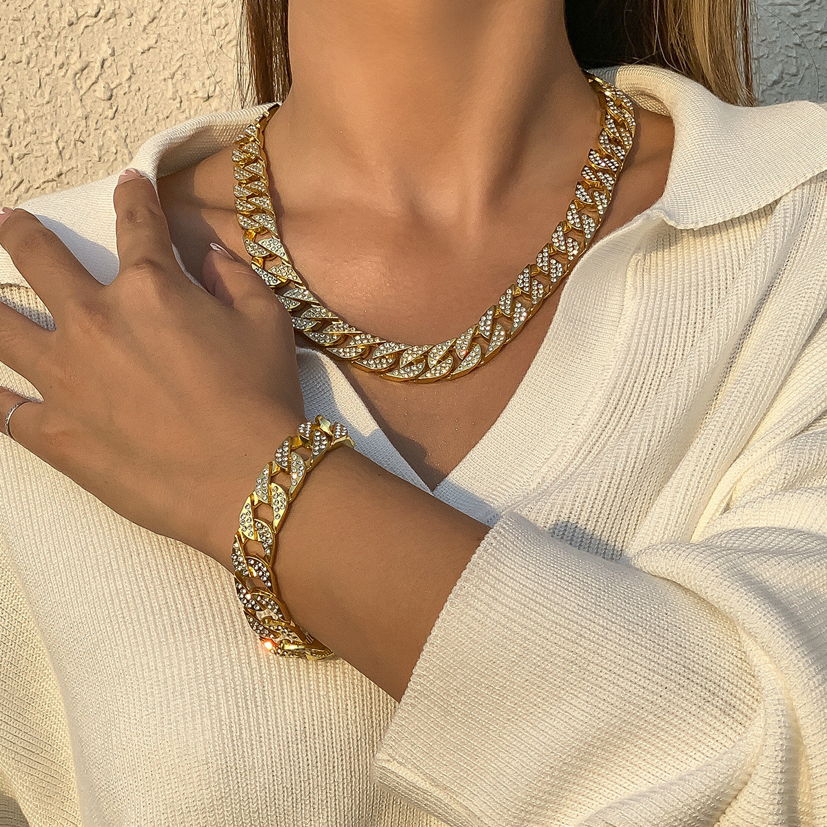 Bijoux Hip-hop pour femmes, chaîne cubaine entièrement en diamant avec boucle à pression en strass ajourée, collier de clavicule_voghion.com