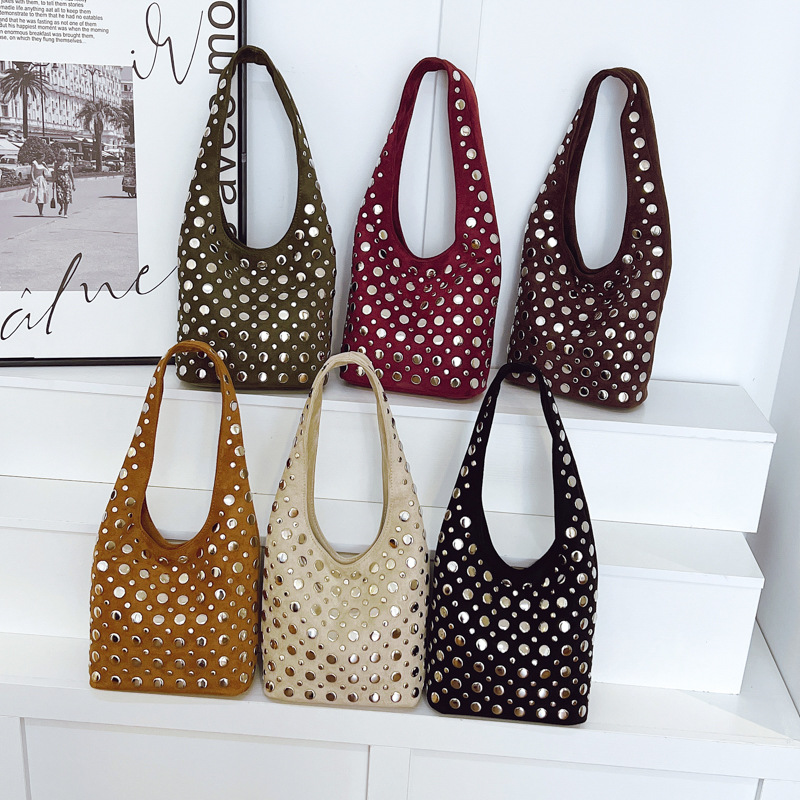 休闲潮流单肩包跨境新款欧美复古个性百搭腋下包铆钉洋气包包女